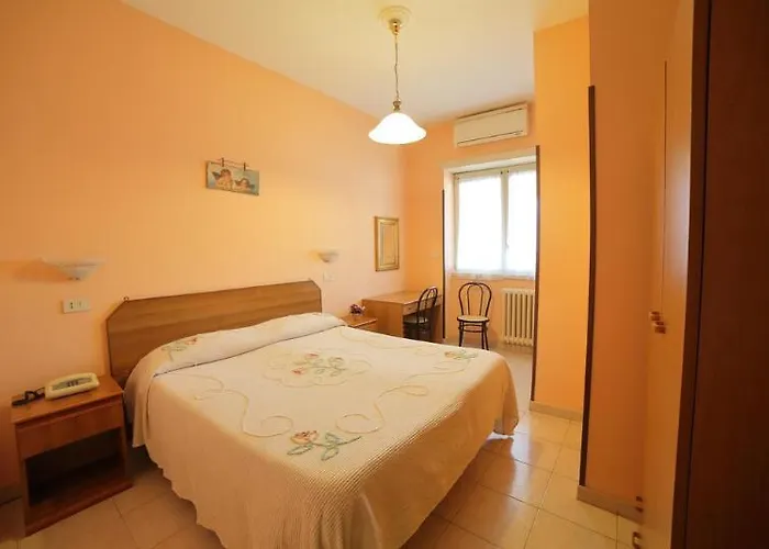 Domus Mea מלון 3*