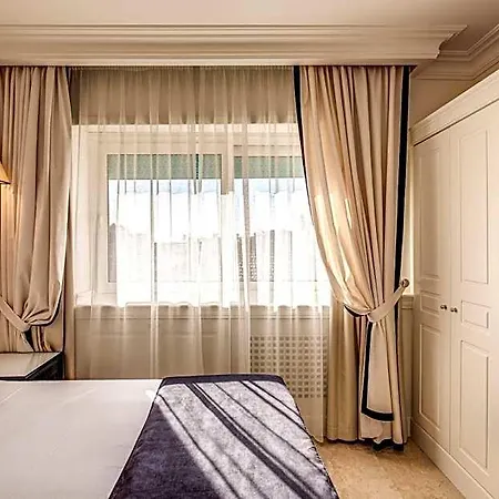Hotel Domus Mea 3*