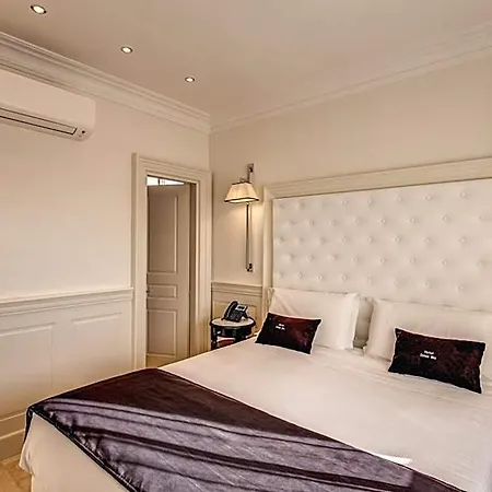 Hotel Domus Mea 3*