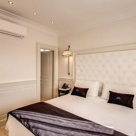 Hotell Domus Mea 3*