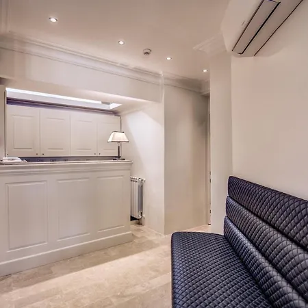 Hotell Domus Mea 3*