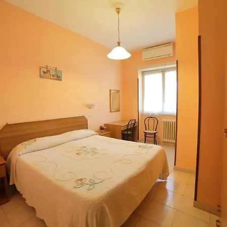 Domus Mea Hotell 3*